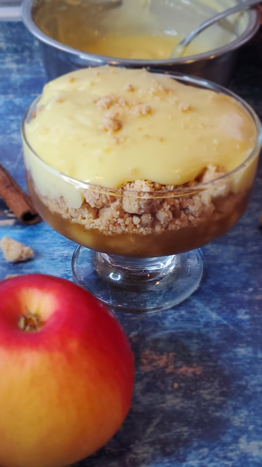 Spiced Apple Crumble 🍎 with Custard